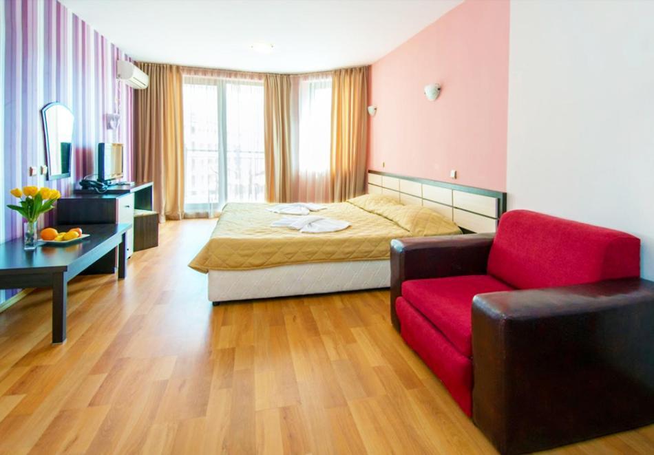 South Beach Hotel - New Management And Free Beach Access Tsarevo Εξωτερικό φωτογραφία