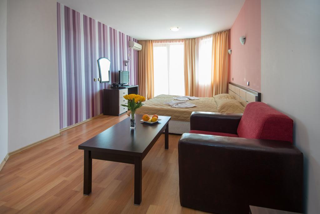 South Beach Hotel - New Management And Free Beach Access Tsarevo Εξωτερικό φωτογραφία